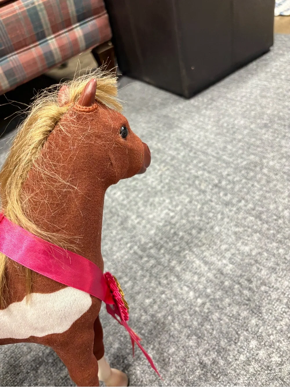 American Girl Pinto Paint Pony with Pink Ribbon 2004
